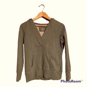 Eddie Bauer Green Pullover Hoodie Women’s Size Medium